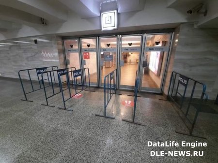 Bakı metrosunda xüsusi arakəsmələr quraşdırıldı - FOTO/VİDEO