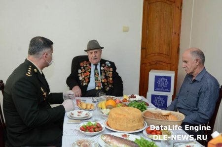 Heydər Əliyev Fondu Böyük Vətən Müharibəsi veteranlarını evlərində təbrik etdi - FOTO