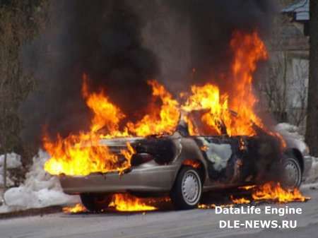 Bakıda "Hyundai" markalı minik avtomobili yanıb