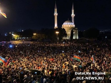 Bakıda cəbhəyə dəstək mitinqi davam edir