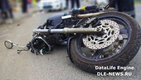 Bakıda motosiklet avtobusa çırpıldı: Ölən var