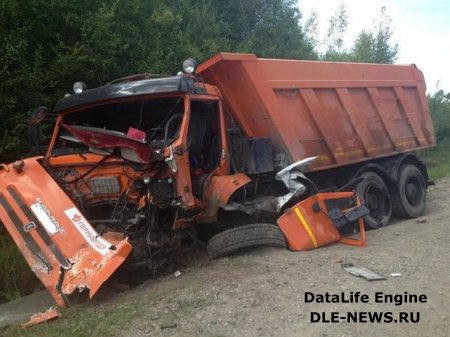 Şəkidə “KamAZ” aşdı, yaralı var