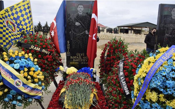 Bir gün əvvəl nişanlısı üçün gül sifariş verən şəhidimiz - VİDEO/FOTO