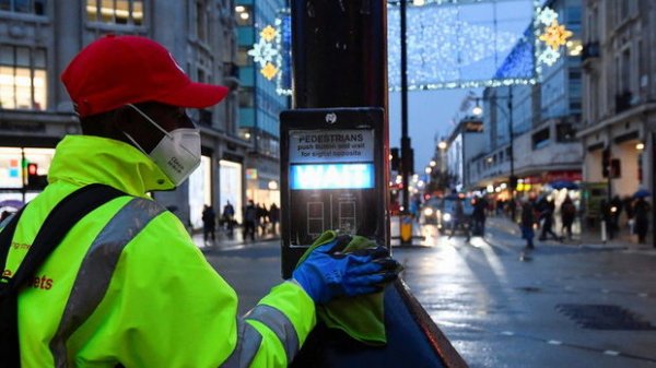 ÜST: Son 24 saatda 585 min insan COVID-19-a yoluxub