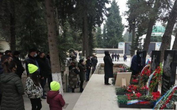 Vətən müharibəsi döyüşçüləri şəhidlər xiyabanını ziyarət etdilər - FOTOLAR