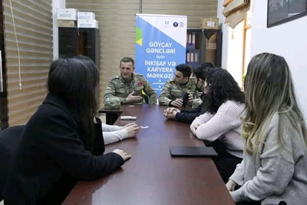 Vətən müharibəsi zamanı tarix yazanlarla görüş keçirilib - FOTOLAR