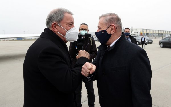 Hulusi Akar Macarıstana getdi - FOTO