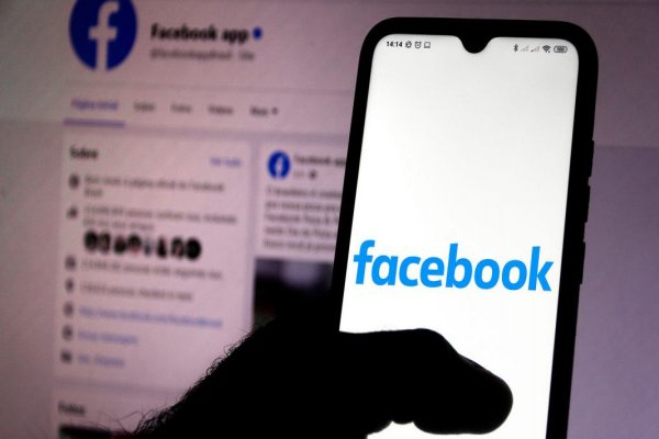 “Facebook” koronavirusla bağlı yalan məlumat yayan 18 milyon statusu silib