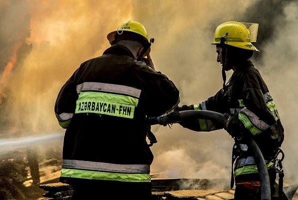 Bakıda yanğın başladı: Ölən var - YENİLƏNİB