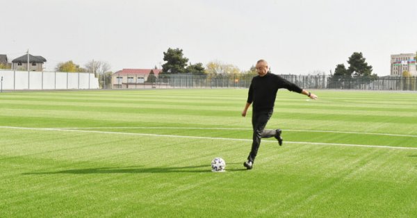 Prezident yeni stadionda qol vurdu - FOTO