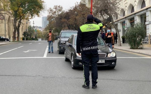 Azərbaycanda şəhidlərin xatirəsi bir dəqiqəlik sükutla yad edildi