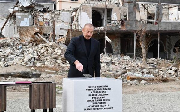 Prezident Gəncə Memorial Kompleksinin təməlini qoydu - FOTO