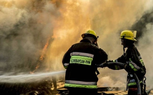 Bakıda restoranda yanğın oldu