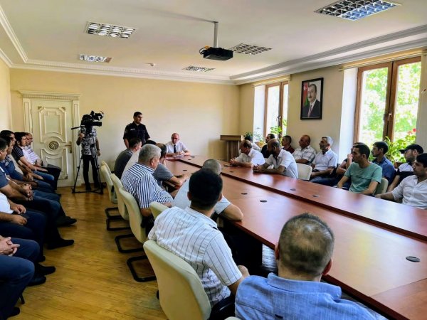 Şəki Dövlət Yol Polisi yol-nəqliyyat hadisələrinin qarşısının alınması istiqamətində aparılan profilaktik tədbirləri davam etdirir.