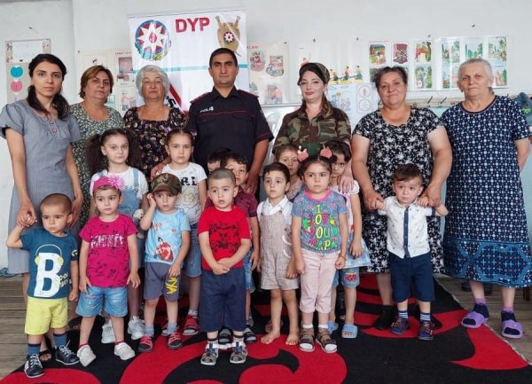 Şəki DYP “Yol hərəkəti qaydalarını uşaqlara necə öyrədək” adı altında maarifləndirmə tədbirlərini davam etdirir