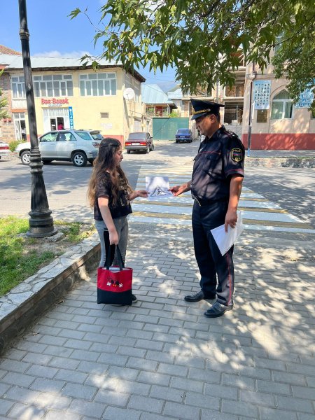 ŞƏKİ DYP “DİQQƏT, UŞAQLAR!” AYLIĞI ƏRƏFƏSİNDƏ TƏHLÜKƏSİZLİK TƏDBİRİ KEÇİRİB