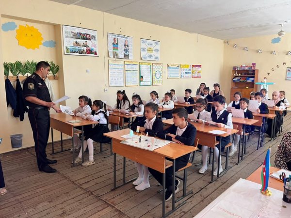 Şəki DYP “Diqqət, uşaqlar!” aylığı çərçivəsində təhsil müəssisələrində maarifləndirmə tədbirlərini davam etdirir