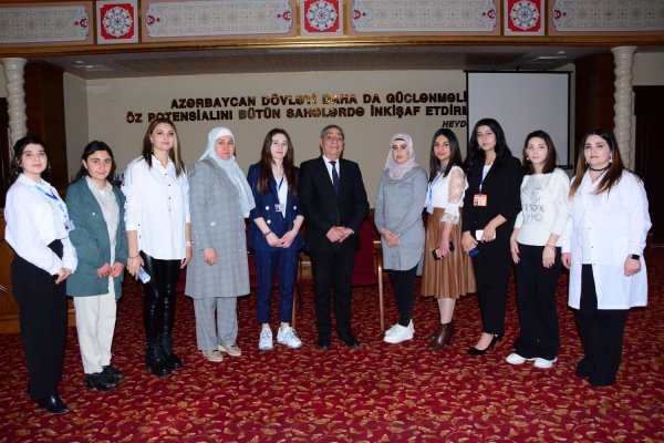 Z-G YÜKSƏLƏN TİBB KURSUNUN DİREKTORU ZEYNAL GÜLARƏ QURBANƏLİ QIZI ŞAMAXI ŞƏHƏRİNDƏ SEMİNAR TƏŞKİL ETDİ.