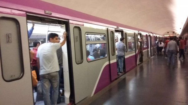 Bakı metrosunda sərnişin öldü