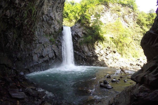 Zaqatalada şəlaləyə gedən Bakı sakinləri itkin düşüb, axtarış başlayıb