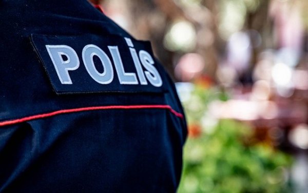 Polis əməkdaşı yol-nəqliyyat hadisəsində ağır yaralandı